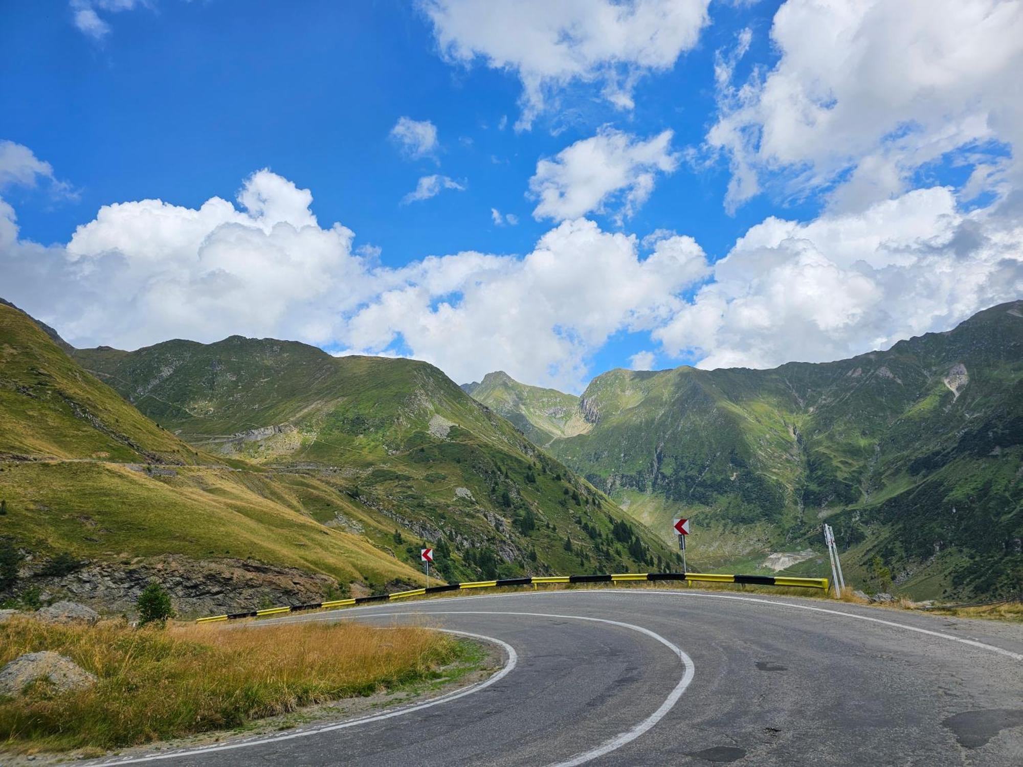 CîrţişoaraCasa Oaspeti Transfagarasanアパートメント エクステリア 写真